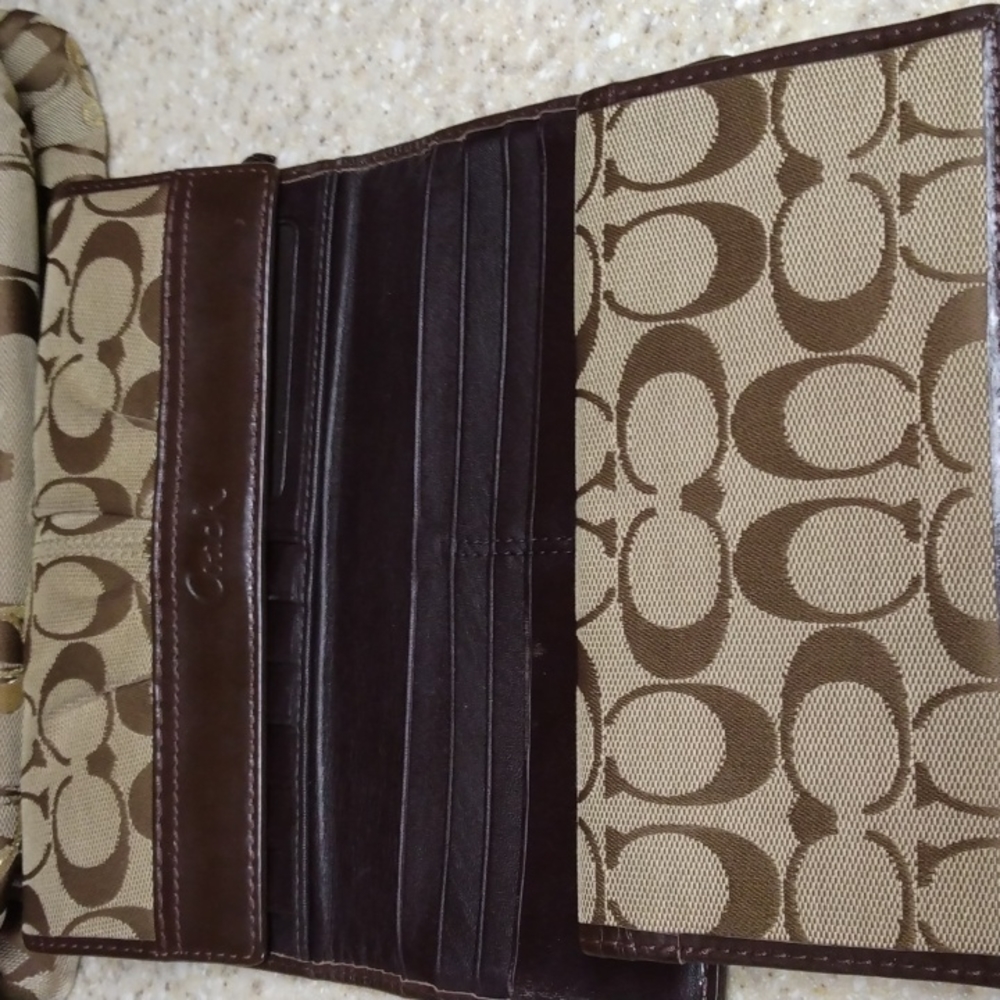 Coach Three Piece Set - Picture 5 of 7